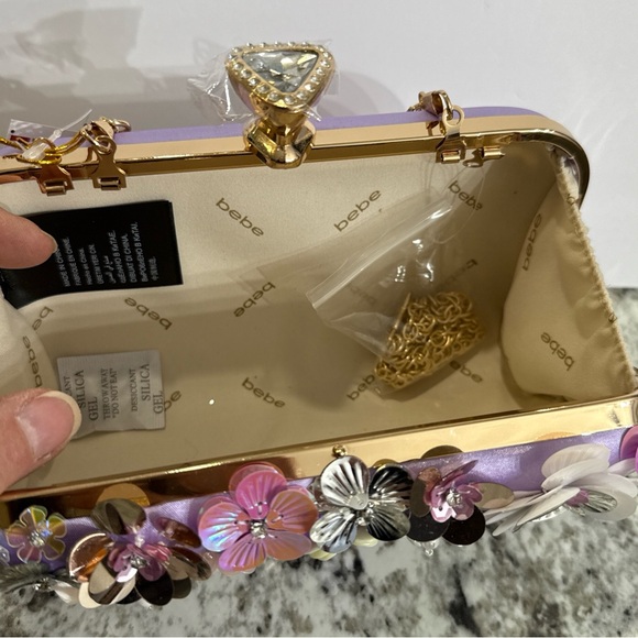 Bebe Women’s Purple Daisy Clutch Evening Bag Removable Handle Chain Crossbody - Picture 8 of 8